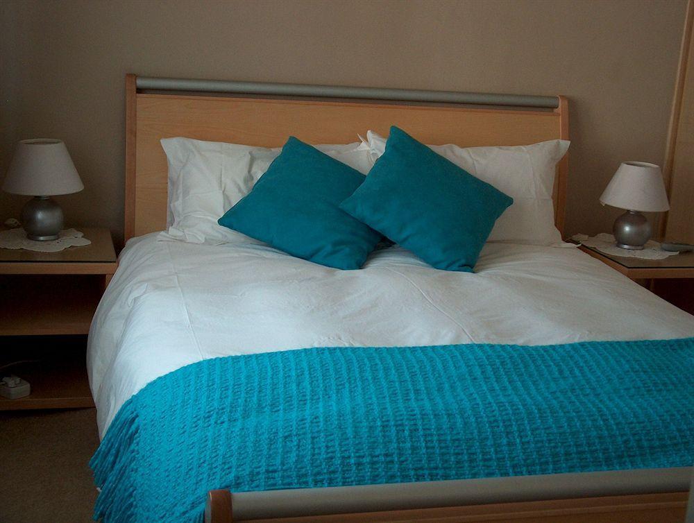 Liongate Bed And Breakfast อีเดนเวล ภายนอก รูปภาพ